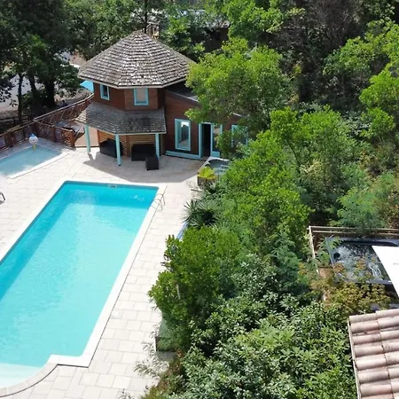 פארק נופש Village Nature Et Ocean A Cote De La Avec Piscine Et Jacuzzi מסאנז'